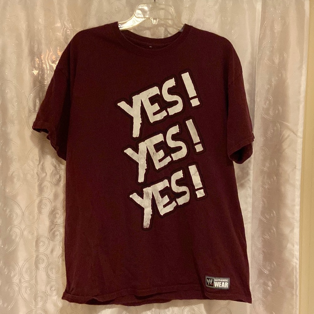 WWE Maroon 'YES!' Short Sleeve Tee